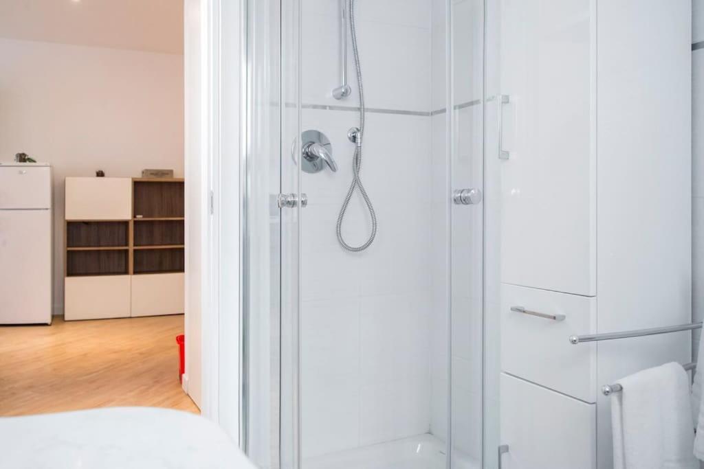 B&B Gocciadoro 26 Nuovo, Climatizzato, Zona Ospedale, Posto Auto Trento Eksteriør billede