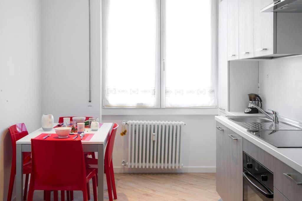 B&B Gocciadoro 26 Nuovo, Climatizzato, Zona Ospedale, Posto Auto Trento Eksteriør billede